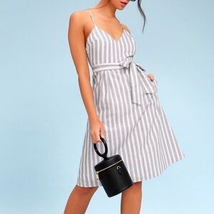 Lulus Nelson Gray and White Striped Midi Dress (XS) Excellent Condition